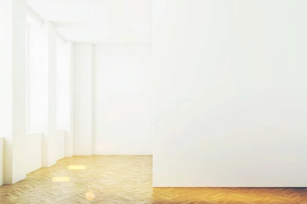 Habitación vacía: paredes blancas y suelo de madera, tonificado — Foto de Stock