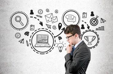 İşadamı ve bir kupa Beton üzerinde yan görünüm