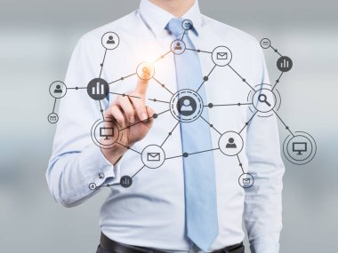 Adam mavi ve bir ağ yakın çekim