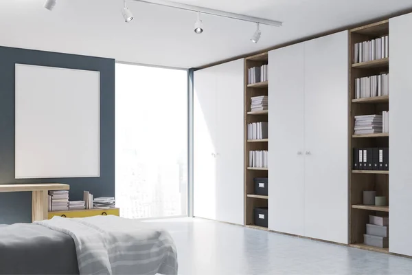 Dormitorio gris amurallado con librería — Foto de Stock