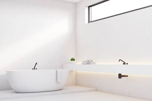 Baño de lujo con paredes blancas, esquina —  Fotos de Stock