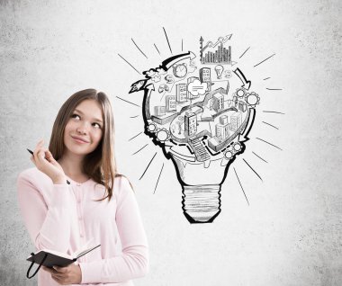 Kız ve ampul şehir gülümseyen