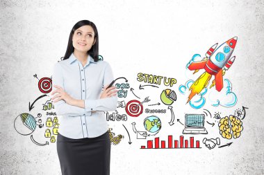 Siyah saçlı kadın ve kroki başlatma