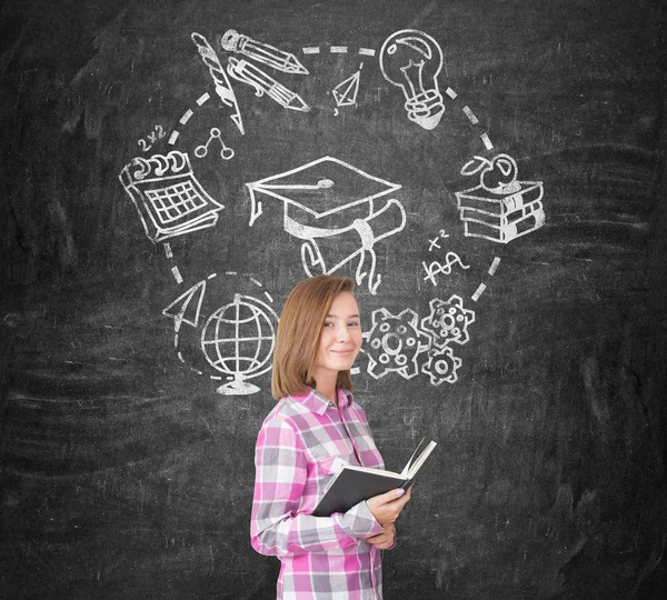 Meisje in roze en onderwijs, blackboard — Stockfoto