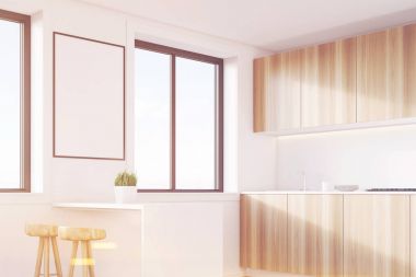 Tonda bir tablo ile ışık Ahşap mutfak köşe