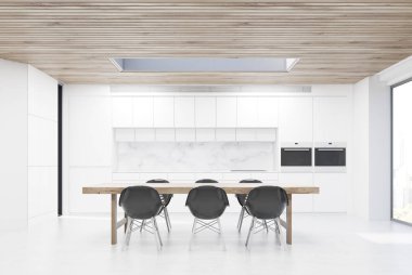 Uzun tablo ile mutfak