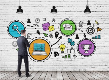 Renkli kupa kroki görünen adam