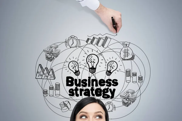 Mujer cabeza y estrategia de negocio — Foto de Stock