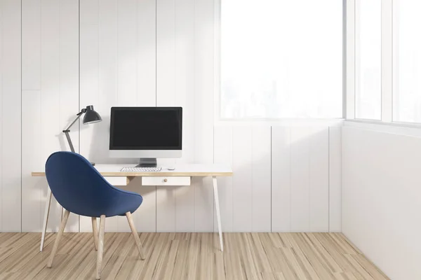 Arbetsplats med en blå stol — Stockfoto