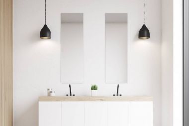Çift lavabo, beyaz duvar