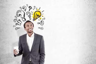 Afrika adam, ampul ve sorular, beton