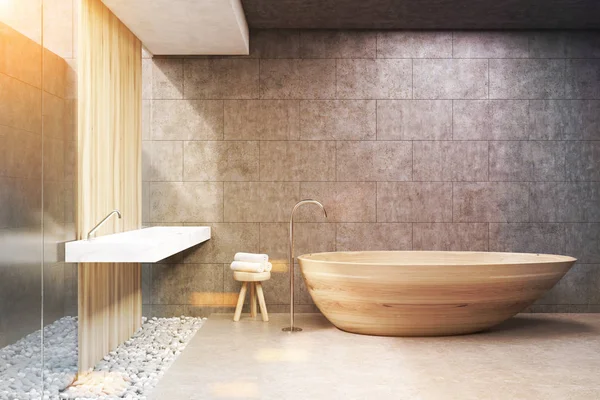 Banyo, ahşap küvet, açık, gri tonlu — Stok fotoğraf