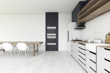 İki fırın mutfak, beton zemin