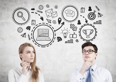 Adam, kadın ve kupa kroki