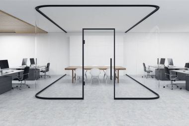 Bir cam akvaryum ile açık ofis