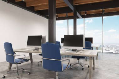 Office metal ayağı, iki bilgisayar ile