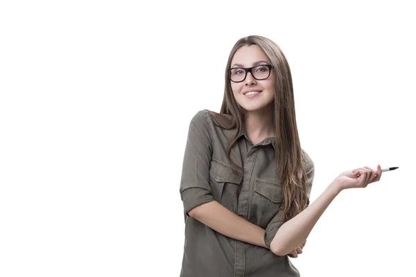 Fröhliche Frau mit einem Filzstift, isoliert — Stockfoto