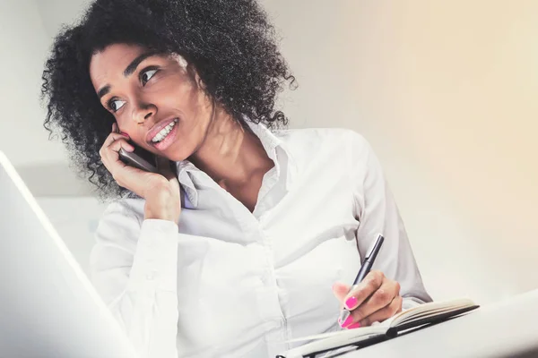 African American businesswoman on phone — Stock Photo, Image