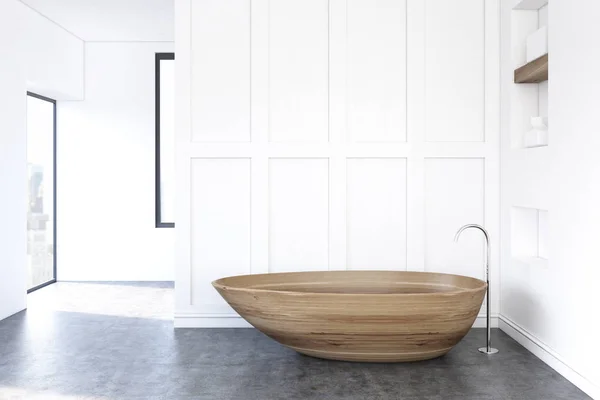 Beyaz banyo, ahşap küvet — Stok fotoğraf