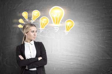 Kendine güvenen işkadını ve birçok Işık Ampüller