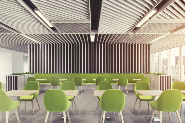 Scaun verde cafenea interior din lemn — Fotografie, imagine de stoc