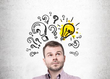 Dalgın sakallı adam ve ampul sorular