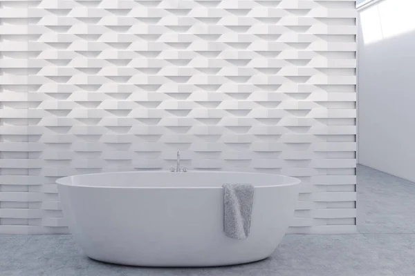 Runde Badewanne, weiße Ziegelsteinwand — Stockfoto