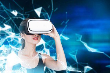 Kız Vr gözlük ve kolsuz bluz, satırları