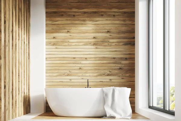 Белая ванна, деревянная комната, окно, фронт — стоковое фото