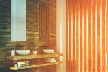 Ahşap banyo, iki lavabo, tonda poster yan