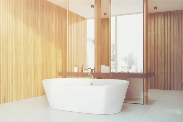 Dřevěná koupelna, umyvadlo, vana, strana laděných — Stock fotografie