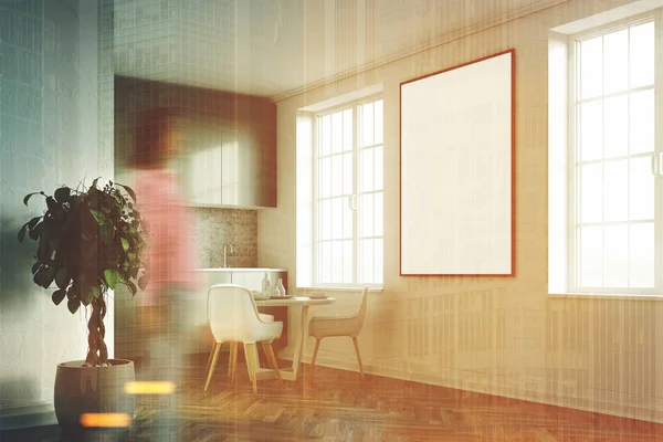 Cozinha branca com um cartaz, bancadas cinza, menina — Fotografia de Stock