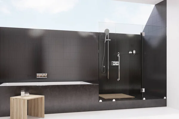 Badezimmerausstattung schwarz gefliest, Dusche, Seite — Stockfoto