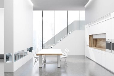 Beyaz mutfak iç, merdiven