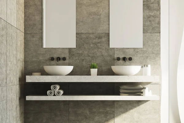 Weißes und betoniertes Badezimmer, Waschbecken — Stockfoto