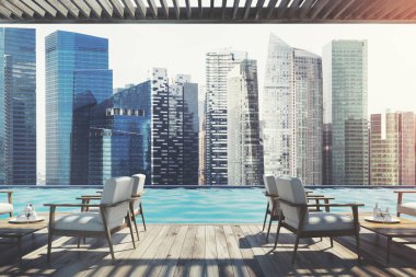 Bir cityscape iskele kafe