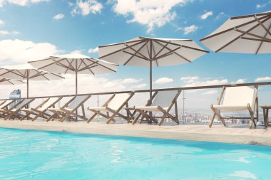 Beyaz şezlong, şemsiye, şehir, yan