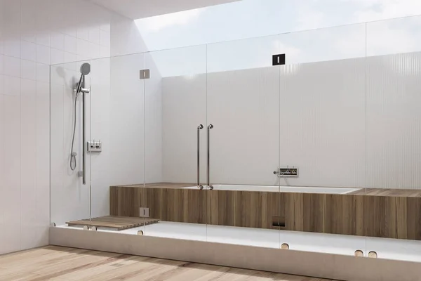 Casa de banho branca interior, banheira de madeira, chuveiro, lado — Fotografia de Stock