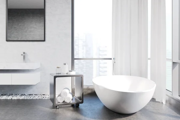 Witte en concrete badkamer, Bad — Stockfoto