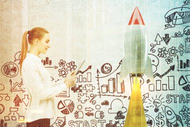 Bir tablet, başlangıç roket kadınla tonda