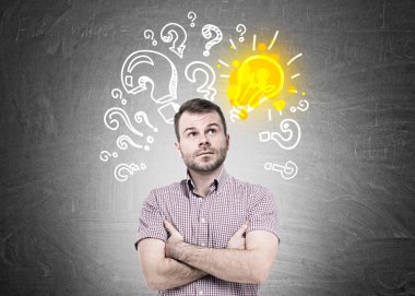 Yakışıklı adam, sorular ve fikir geçti