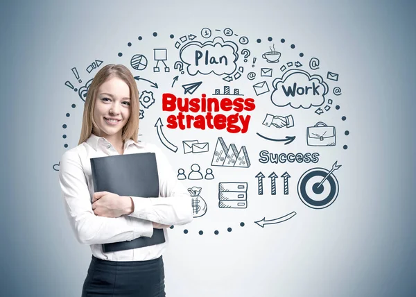 Smiling blonde woman, business strategy — Stock Photo, Image