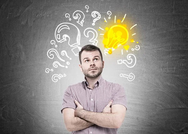 Yakışıklı adam, sorular ve fikir geçti