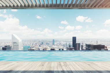 Pier yakınındaki bir havuzda modern bir şehir