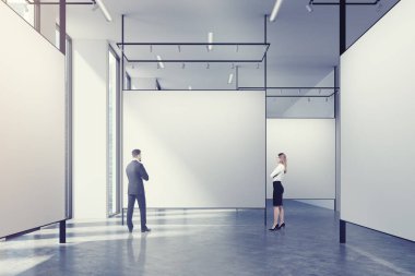 Galeri bir çatı katında, Çift