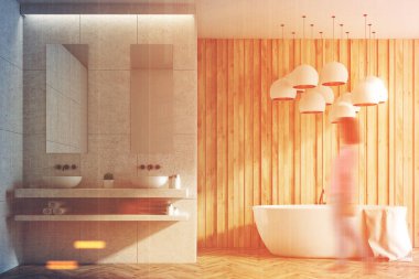 Beyaz ve ahşap banyo, lavabo, küvet, kız