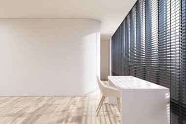 Boş oda ile bir yazı masası, yan görünüm