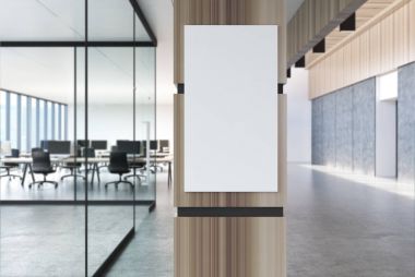 Beton çatı office, ahşap sütunlar, poster