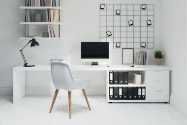 Beyaz ev ofis, beyaz sandalye