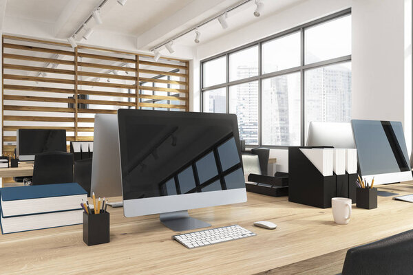 Черный экран
